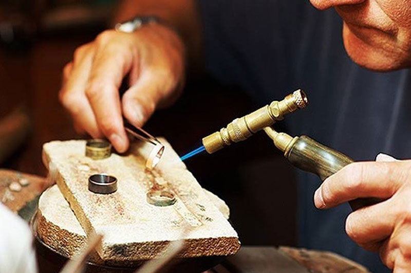 Услуги мастерской по ремонту и востановлению ювелирных изденилий