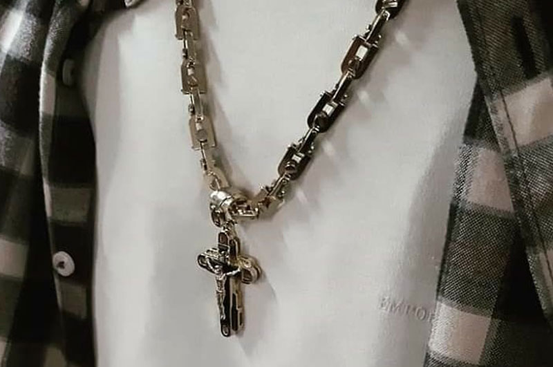 Подвески и крестики для женщин и мужчин от различных мировых брендов